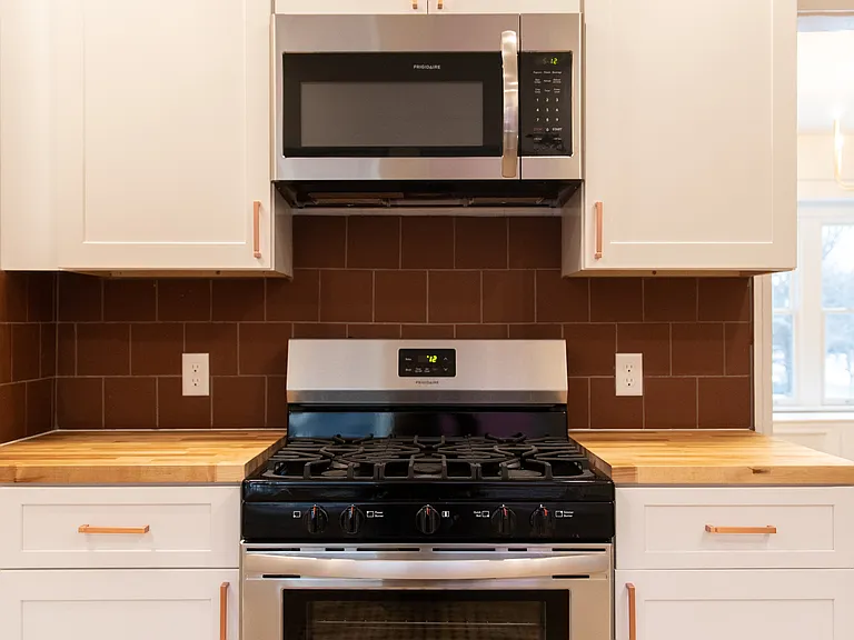 569 Linwood Ave #2 — Photo 7