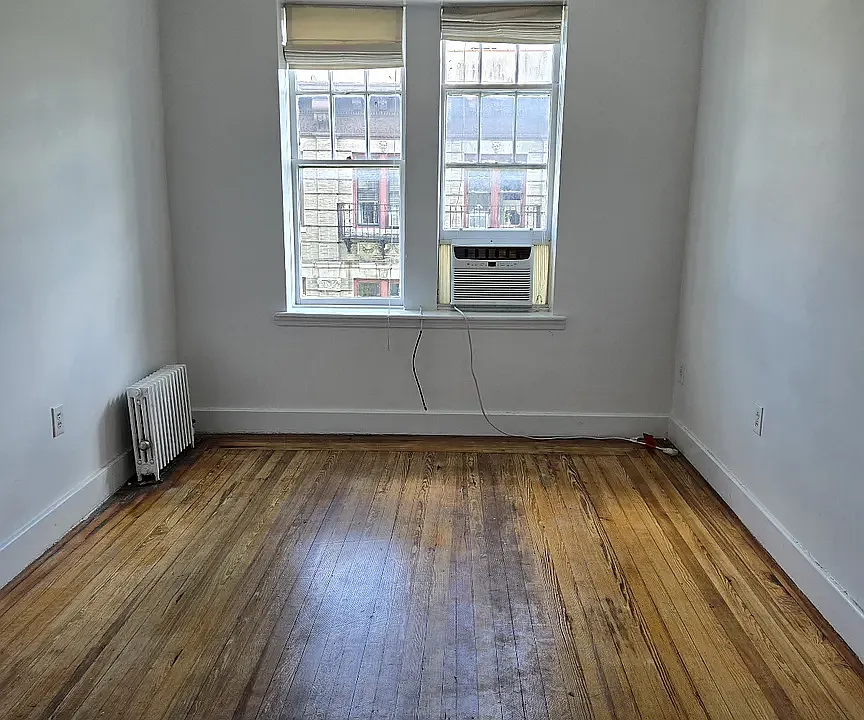 33 Bank St #27