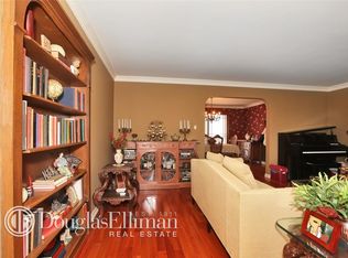 1013 2nd Ave, Franklin Square, NY 11010
