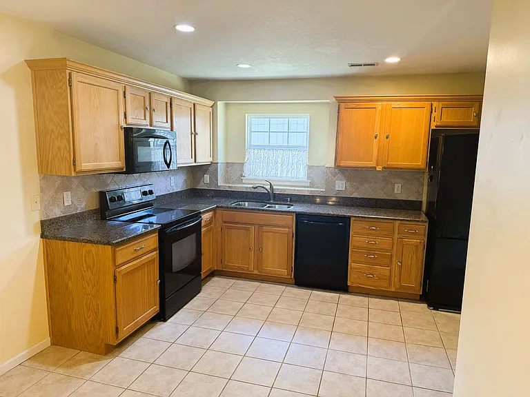 1518 Legend Trail Dr #B — Photo 3