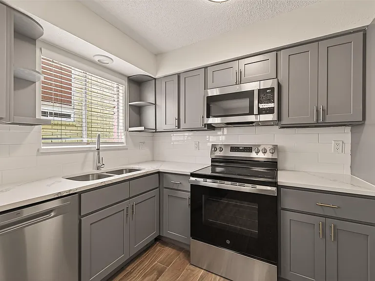 7714 Renwick Dr #M68 — Photo 9