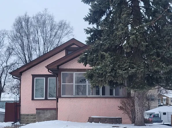 123 10th Ave N, South Saint Paul, MN 55075