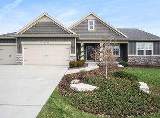 12916 Sweetbriar Dr, Grand Haven, MI 49417