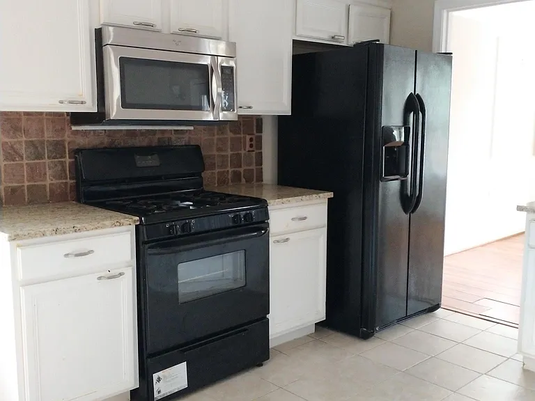 2390 Manor Oak Ct — Photo 6