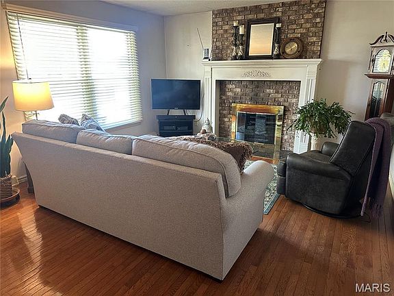 4th image of 2504 Tulip Ln