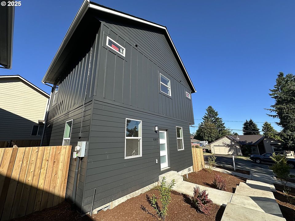 ayaページ 4809 SE Ina Ave, Milwaukie, OR 97267 | Zillow