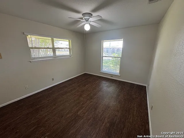 409 Fenwick Dr — Photo 9