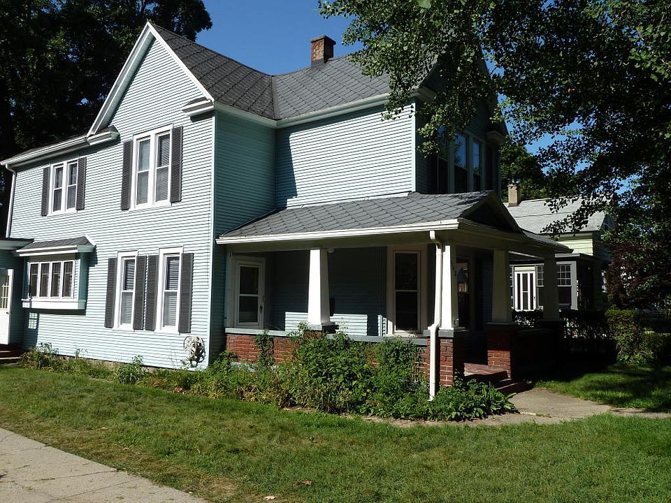 1st image of 542 Marietta St NE
