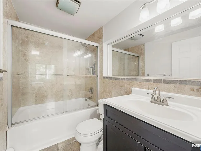 3 Burton Pl — Photo 13