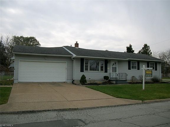 2nd image of 3811 Hoffman Dr