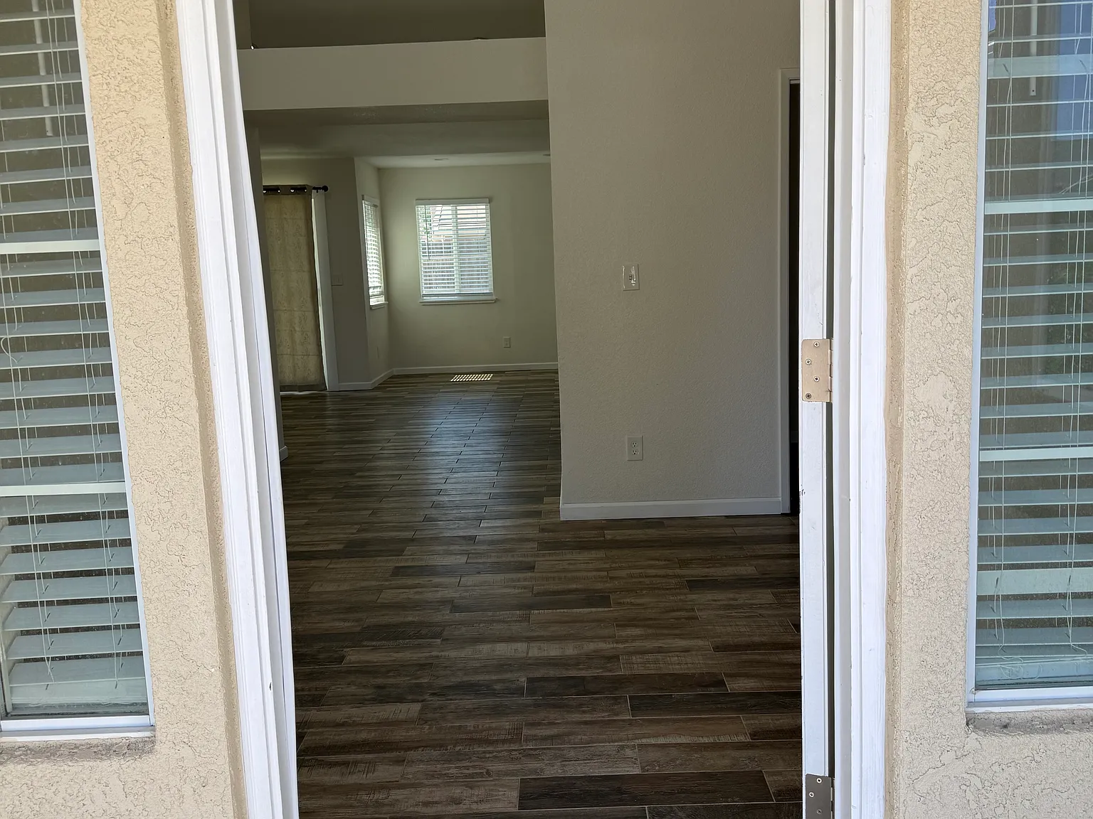 Ashbury Ct, Los Banos — Photo 2