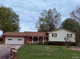 1218 Kimbeland Dr, Jackson, MO 63755