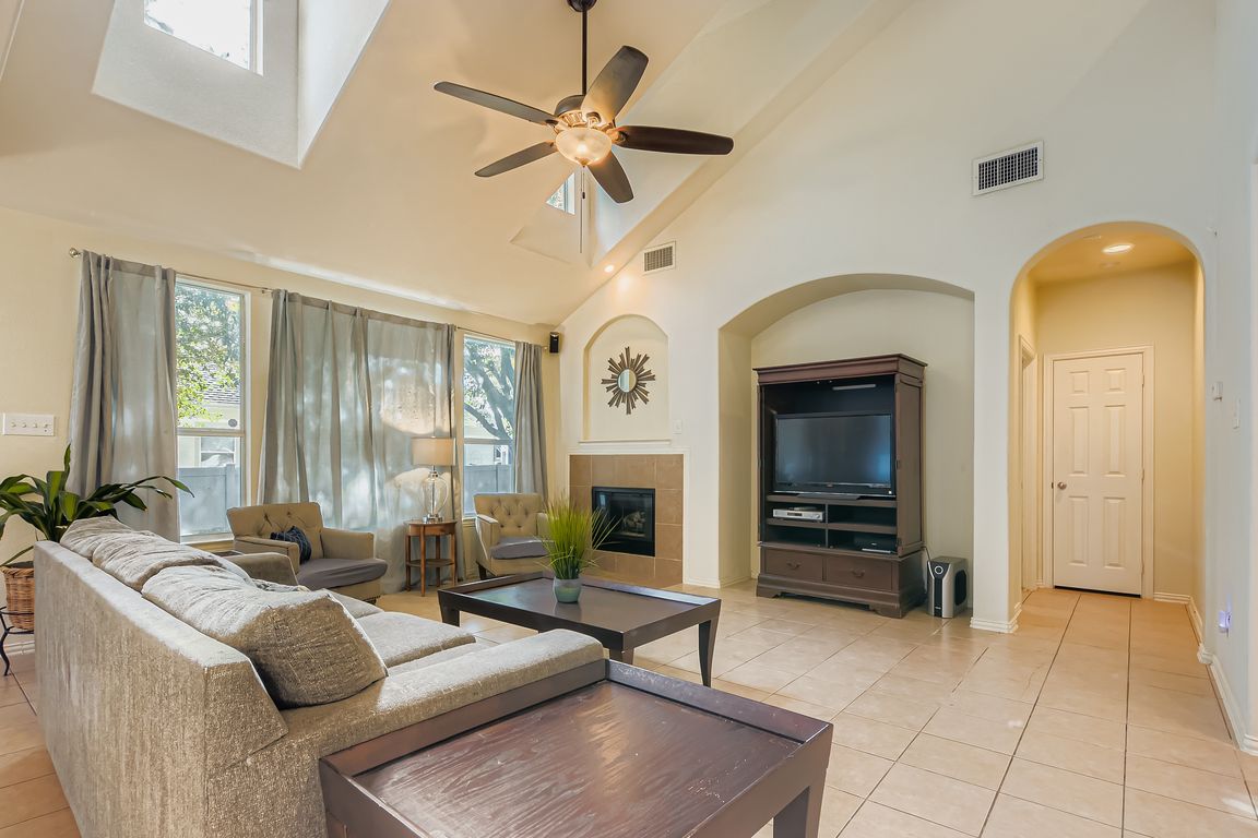 next background image