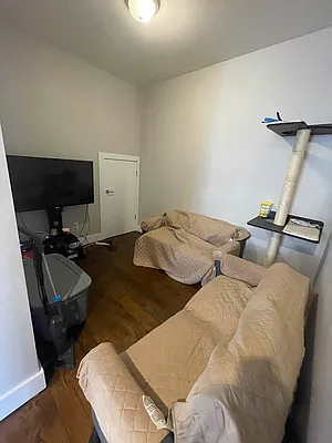 Rented by Delmark Realty LLC | media 31