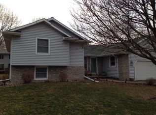 2609 Green Hills Dr, Ames, IA 50014
