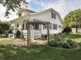 2213 5th St, Moline, IL 61265