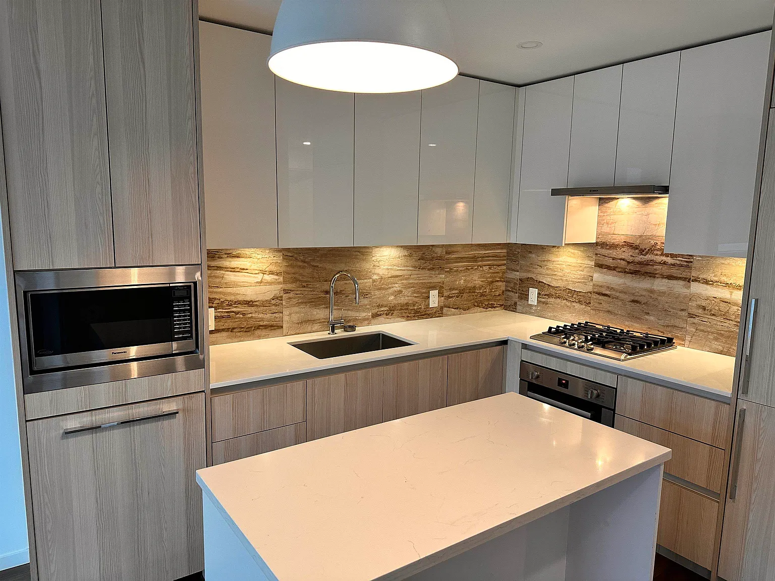 1 bed, 750 sqft, $2,500 — Photo 2