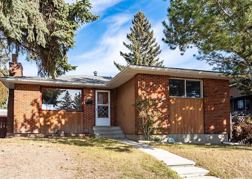 1st image of 20 SW Blackthorn Pl NE