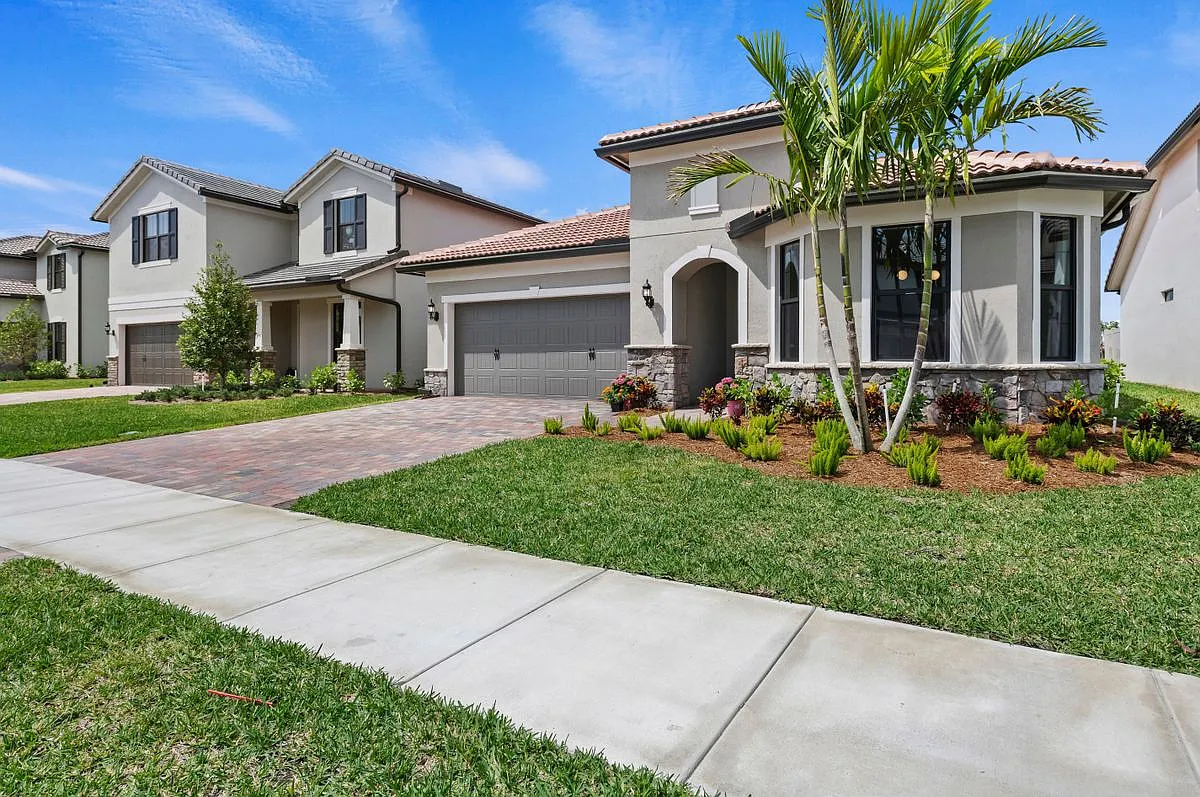 3 bed, 2.5 bath, 2150 sqft, $4,900 — Photo 2
