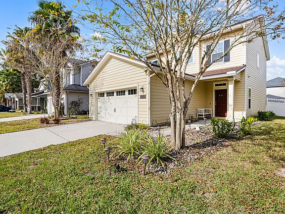 2nd image of 92 Fernbrook Dr