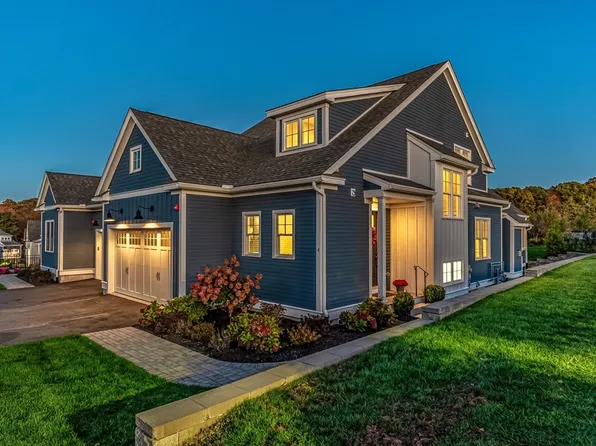 4 Clubhouse Ln #4, Hopkinton, MA 01748