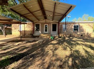 1311 E Colorado St, Pearsall, TX 78061