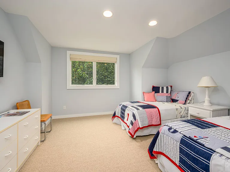 144 Middle Pond Rd — Photo 17