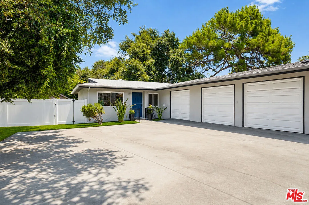 3 bed, 2.0 bath, 1200 sqft, $5,500 — Photo 1