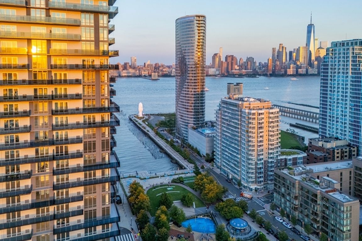 Welcome to Newport, where luxury meets comfort on the Jersey City waterfront.