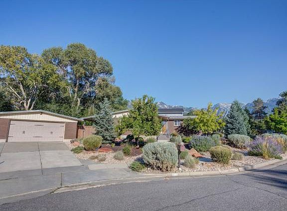 3rd image of 2109 E Lorita Way