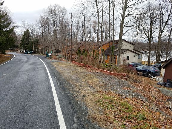 4th image of 2537 Waterfront Dr