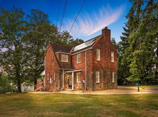 651 Glowood Dr, Pittsburgh, PA 15227