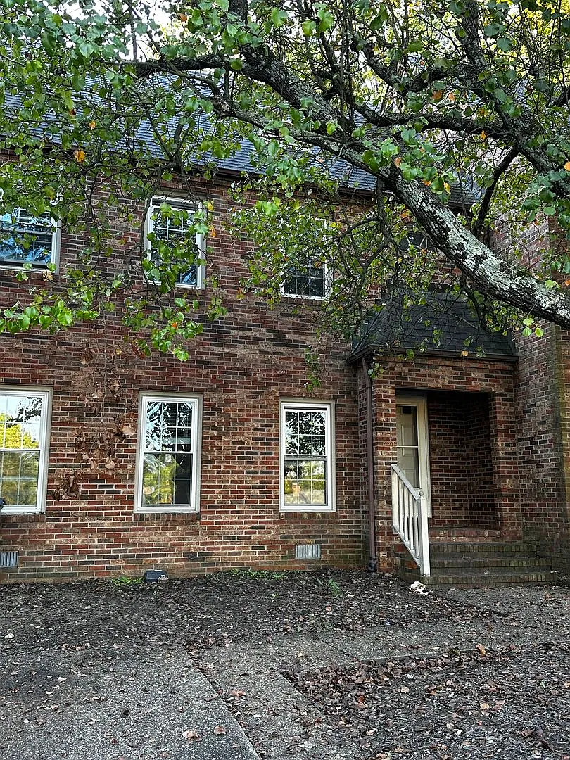Brandywine Court Townhouse — Photo 2