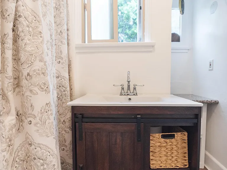 Full bathroom