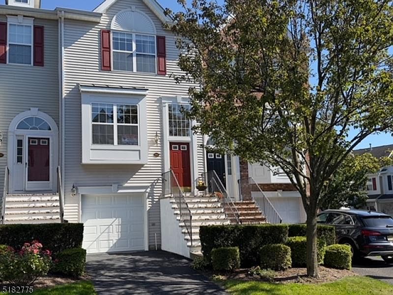 1st image of 560 Coventry Dr