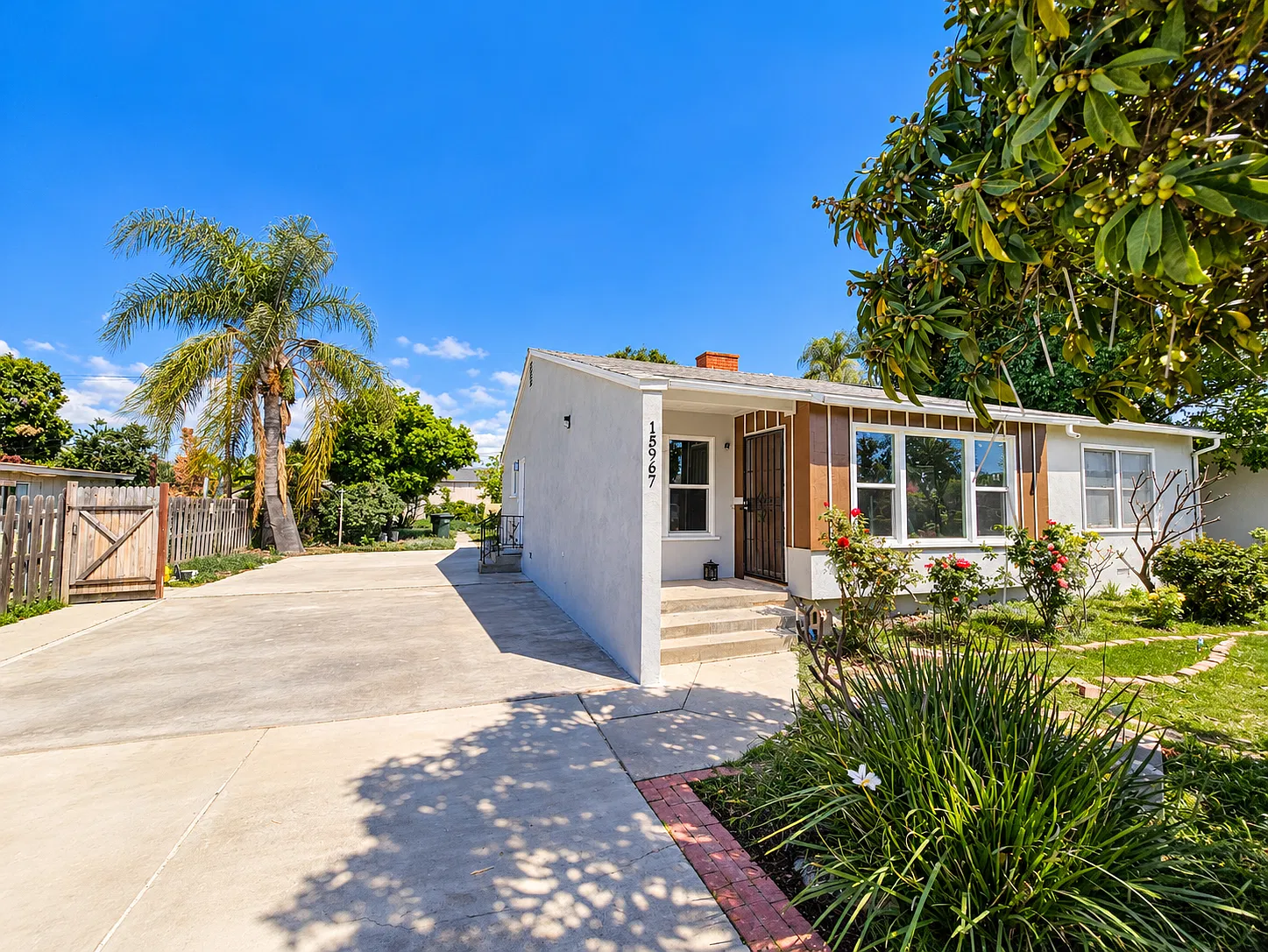 3 bed, 1352 sqft, $2,750 — Photo 1