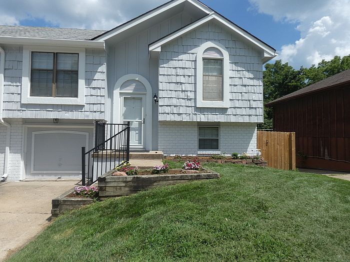1st image of 5901 Creek View Dr