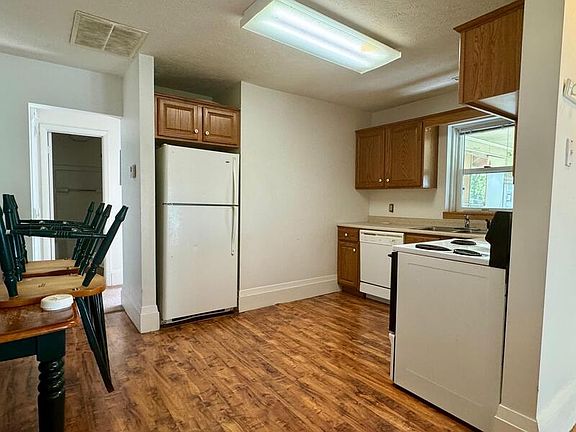 5th image of 424 W 8th St Unit 4