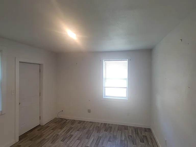 208 S Saint Charles St #10 — Photo 4