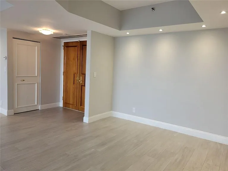 20281 E Country Club Dr #503 — Photo 6