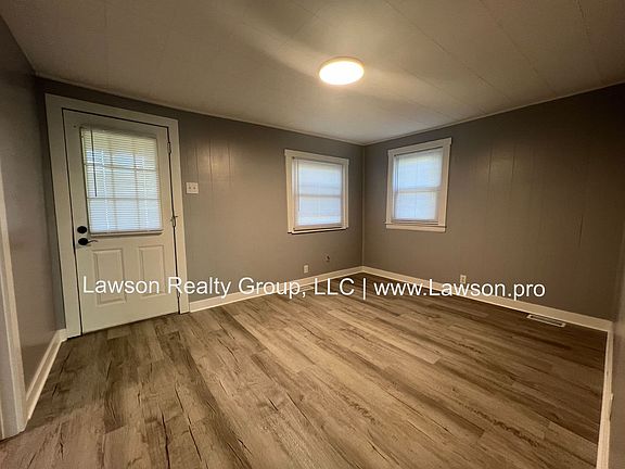 5th image of 110 W Cleo Ln