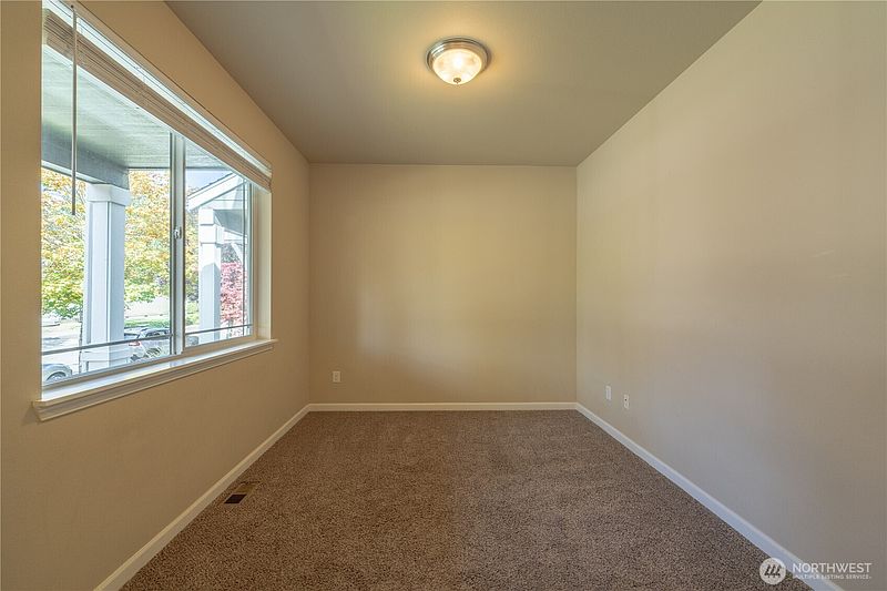 5th image of 4522 Edgewater Boulevard NE