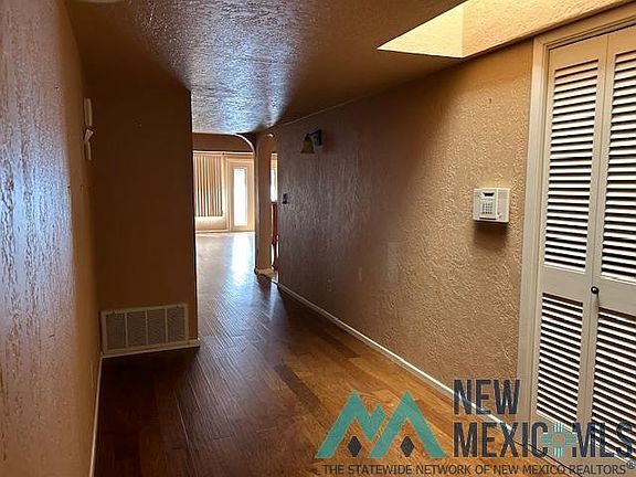 3rd image of 1515 Desert Willow Dr