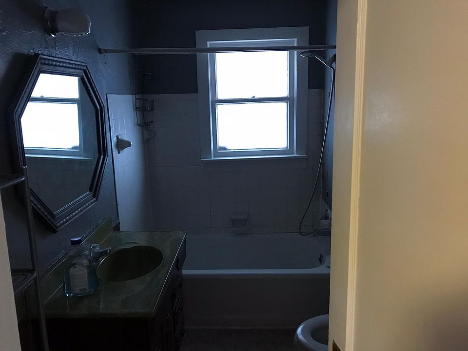 1st image of 214 S Dewey Ave