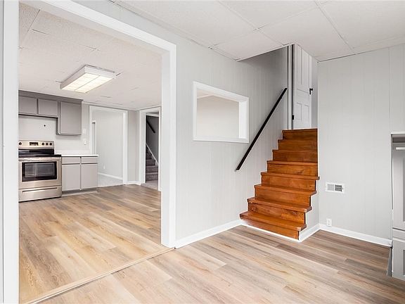 3rd image of 111 Corwin Ave