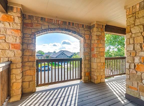 2nd image of 313 Island Oak Dr