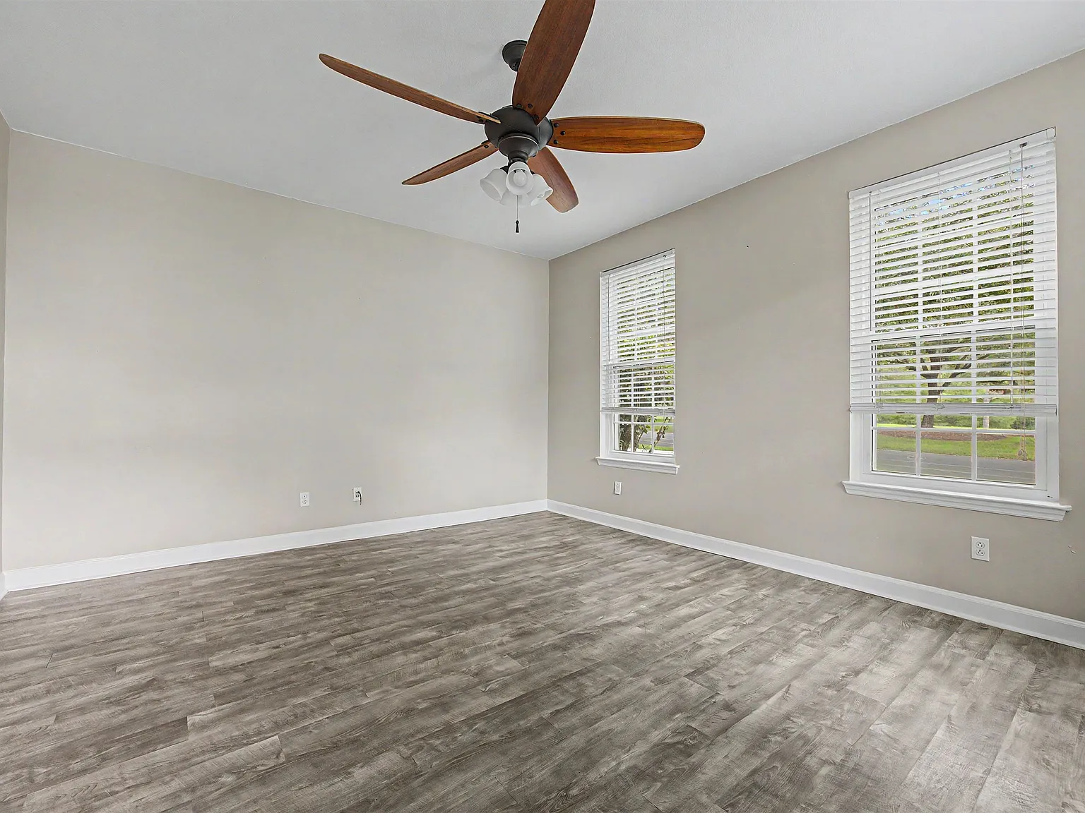 3 bed, 2.5 bath, 1483 sqft, $2,095 — Photo 4