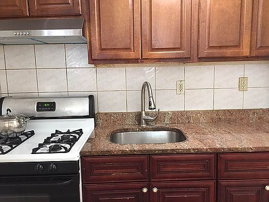 3rd image of 23-86 27th St Floor 1