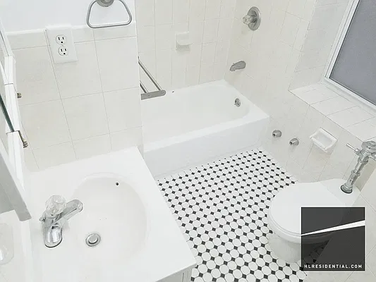 Rented by Highline Residential | media 27