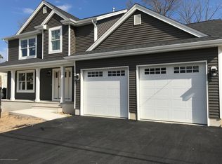 231 Halliard Ave, Beachwood, NJ 08722